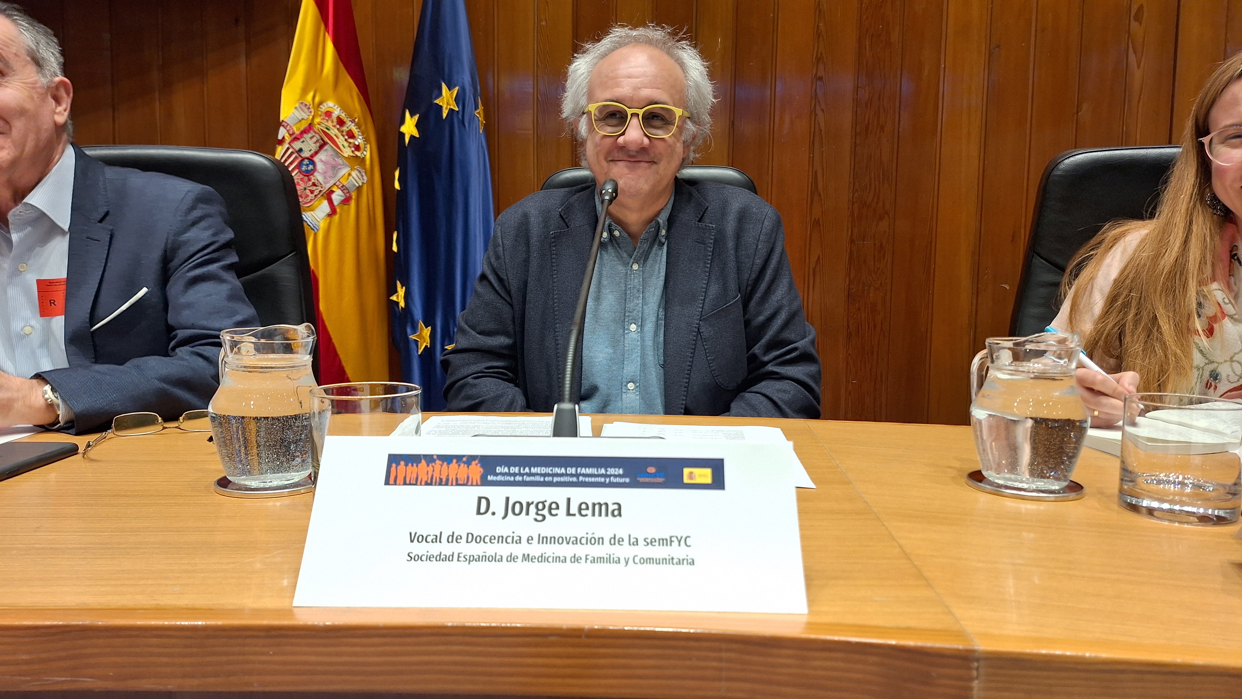Jorge Lema, vocal de Docencia de la semFYC, entre las personas intervinientes.